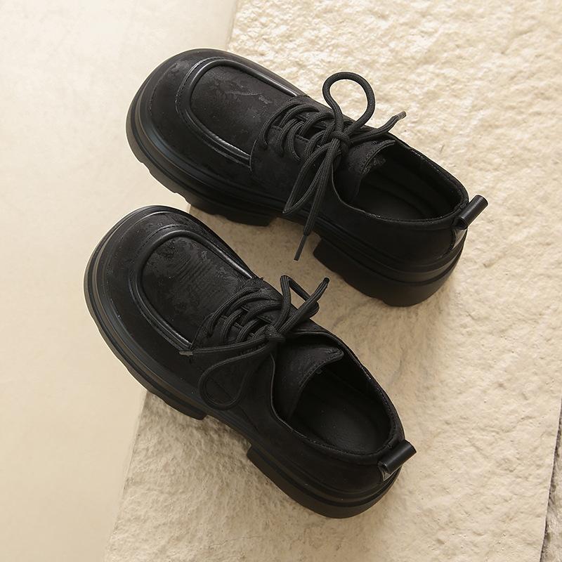 Маленькие кожаные туфли на толстой подошве женские 2024 осень-зима универсальные мокасины на мягкой подошве туфли на толстом каблуке в национальном стиле со шнуровкой