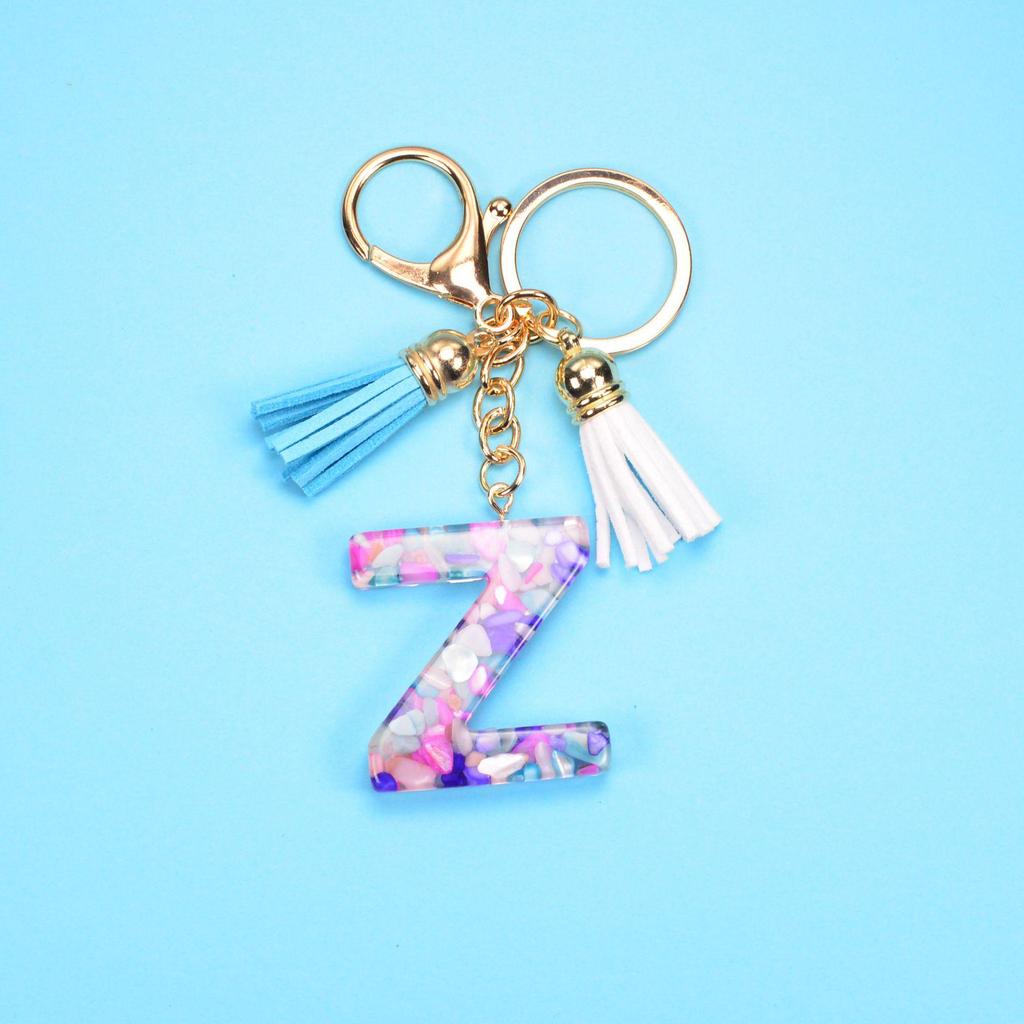 Брелок с кисточкой и английскими буквами: Аксессуары из смолы и акрила для мужчин и женщин - 26 уникальных букв