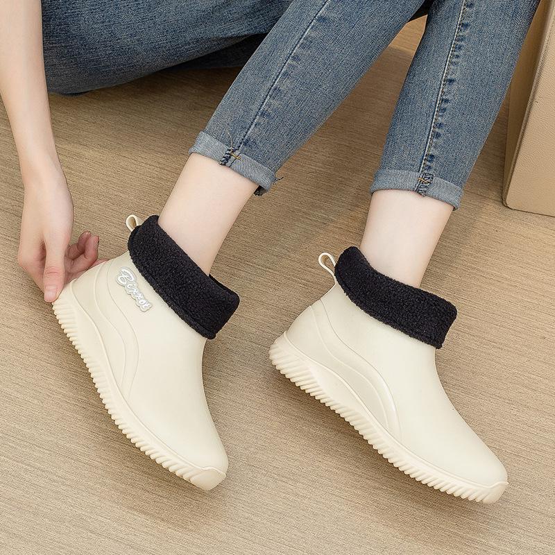 2025 Мужские водонепроницаемые низкие модные резиновые сапоги: Нескользящий и легкий для использования на улице и на кухне