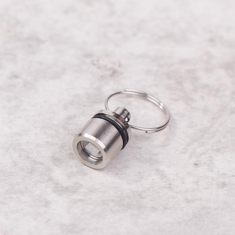 2Pcs Mini Led Light Key Chain Luminated Keyring Pendant Colorful Mini Electronic Light Keyring Flashlight Lamp Keychain