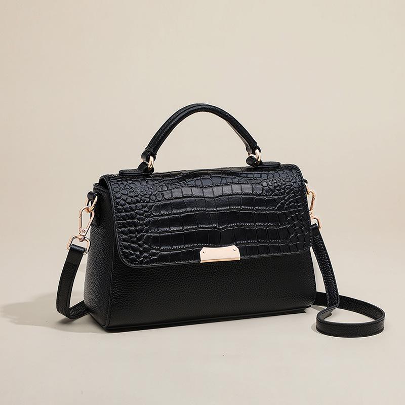 Женская сумка 2025 Новая Натуральная Кожа Женская Сумка Сумка Через Плечо Коровья Кожа Маленькая Квадратная Сумка Высококачественное Ощущение Сумка на Плечо Сумка-тоут