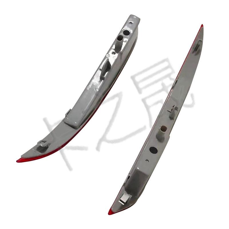 Декоративные огни заднего бампера BMW X4 X6 G02 F16 (Деталь №63147323186/63147323185)