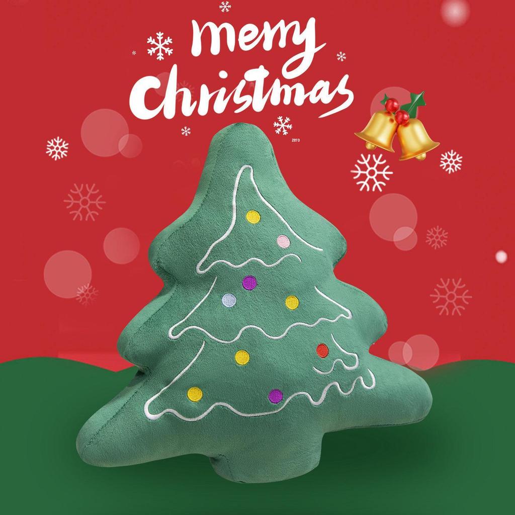 Рождественское праздничное украшение: Плюшевое дерево, Яблочный венок мира и Декоративная подушка в виде пряничного человечка.