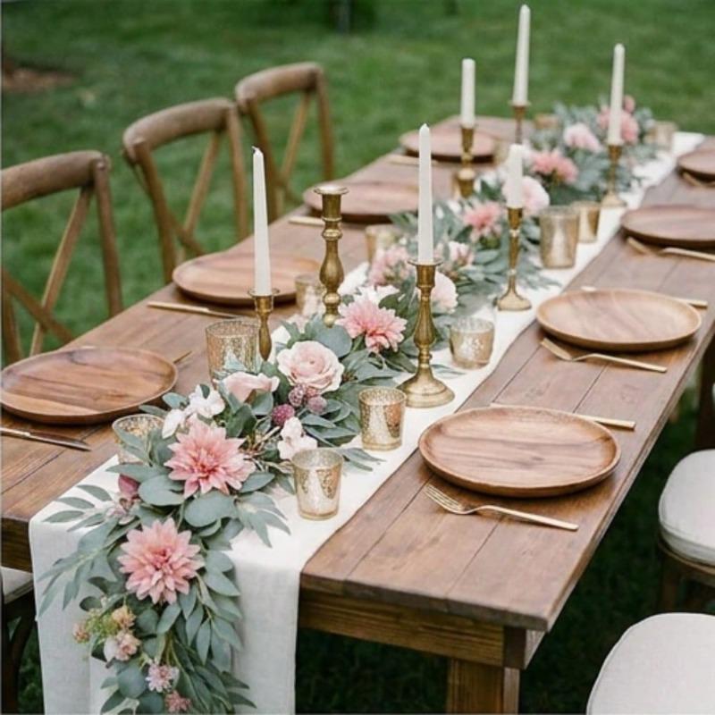Artificial rose vines for Western-style wedding decorations, suitable for outdoor patios, holiday parties, and home décor.