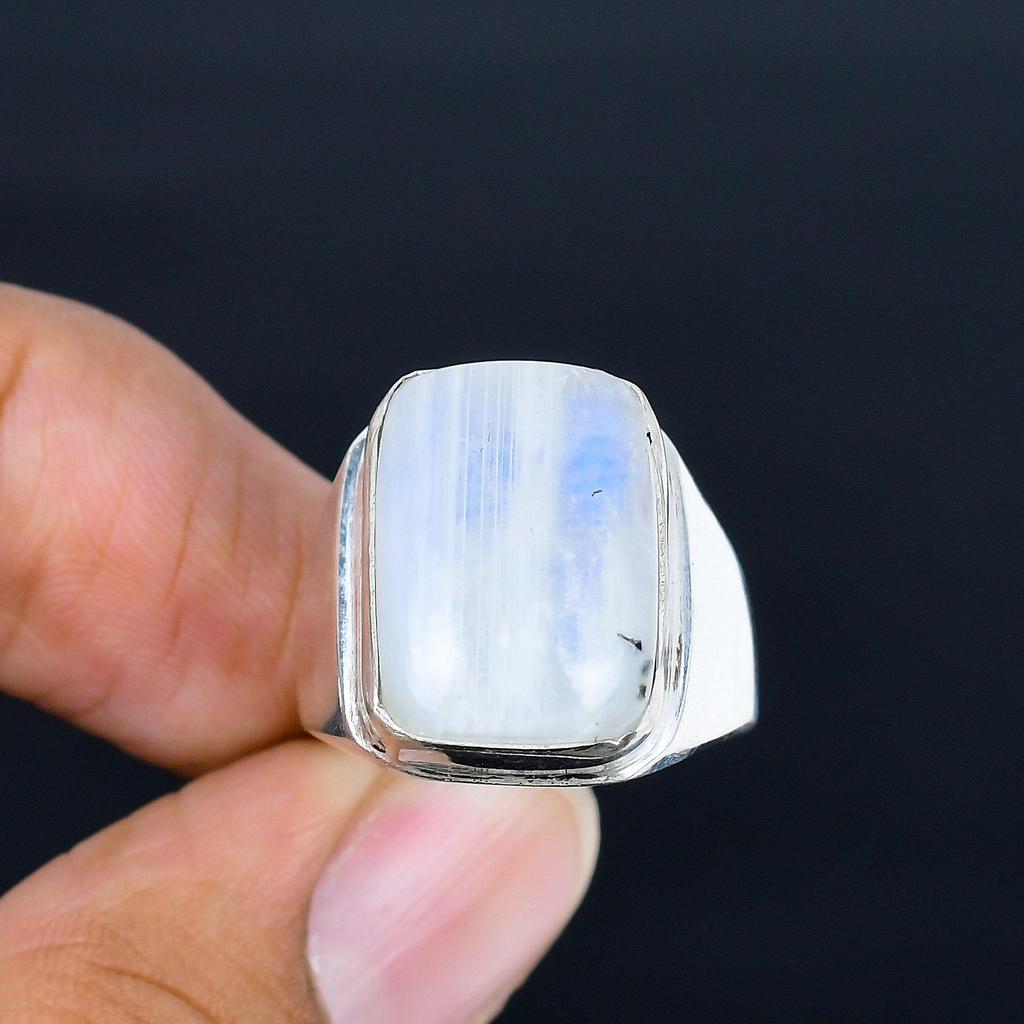 Серебряное мужское кольцо с радужным лунным камнем | Серебро 925 пробы | Драгоценный камень формы «кушон» | Серебряные украшения | Серебряное кольцо в подарок ему, мужское кольцо