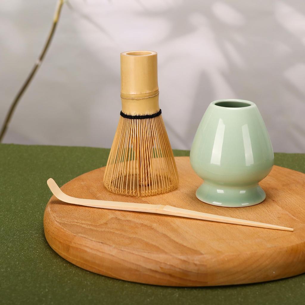 DiDiBirDi Matcha Tea Whisk Set, Bamboo Tea Whisk, Traditional Spoon, and Ceramic Tea Stand (Green)