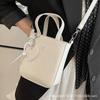 Niche Light Luxury Portable Small Square Bag Women's 2025 New Trendy Love Simple Mobile Phone Bag High-end Messenger Bag