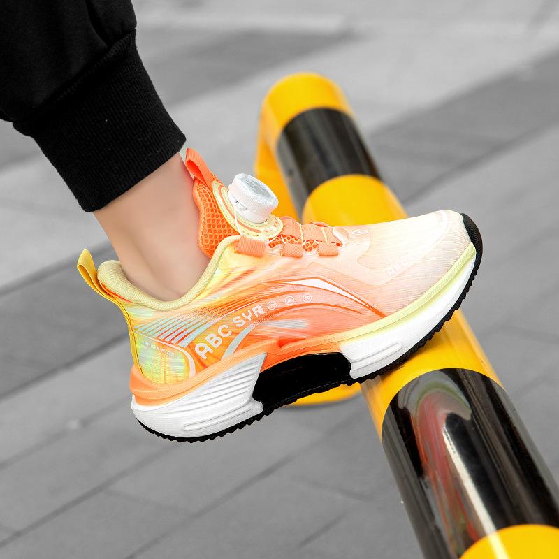 Children's Sports Shoes 2025 Spring and Summer New Boys Lightweight Breathable Mesh Medium and Older Children Non-slip Soft Sole Running Classmates