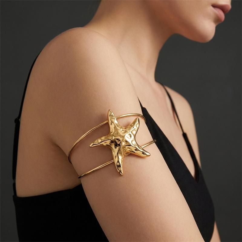 Bohemian Metal Starfish Arm Cuff Bangles for Women Cute Fat Star Adjustable Open Upper Arm Bracelet Summer Beach Jewelry