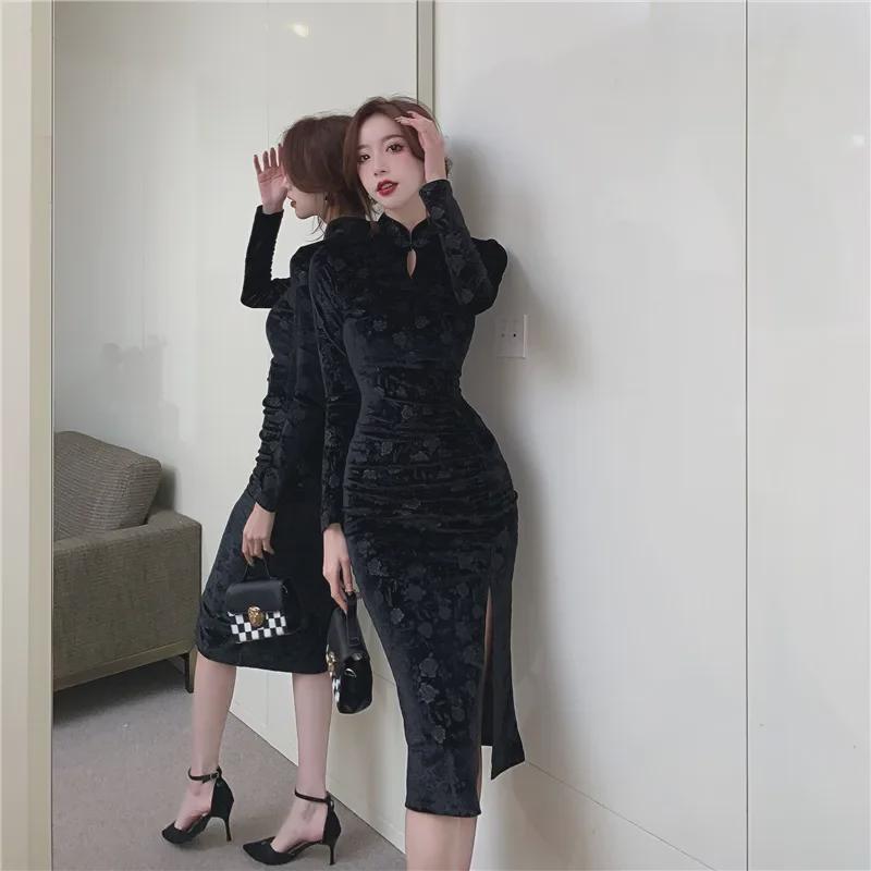 Бархатное тисненое приталенное черное платье ципао - Плиссированное, с длинным рукавом, Осенняя коллекция 2023