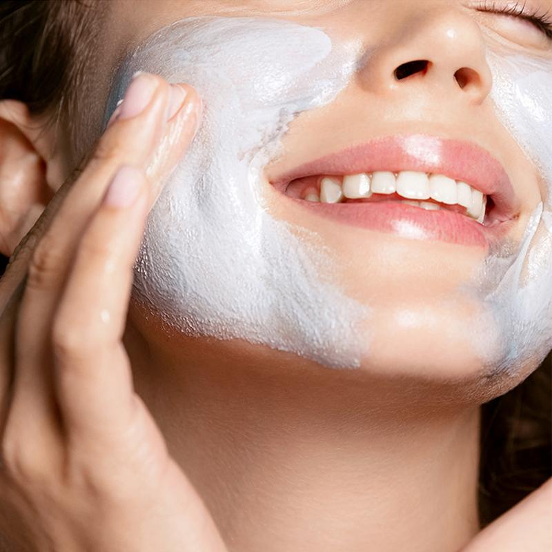 DERMA FACTORY Очищающее средство с рисовым углем и глиной 100 г