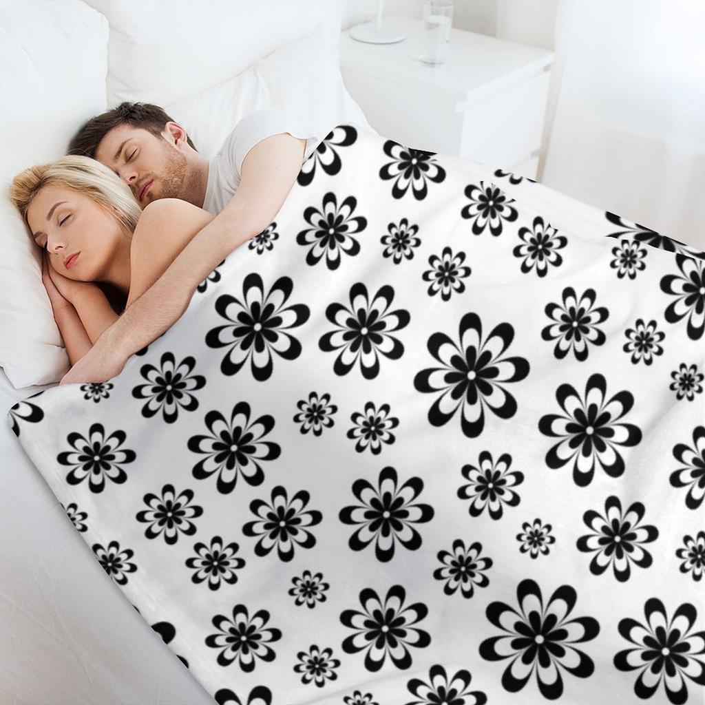 Black and White Flowers Theme Throw Blanket Hairys Shaggy Bed Sofa Blankets