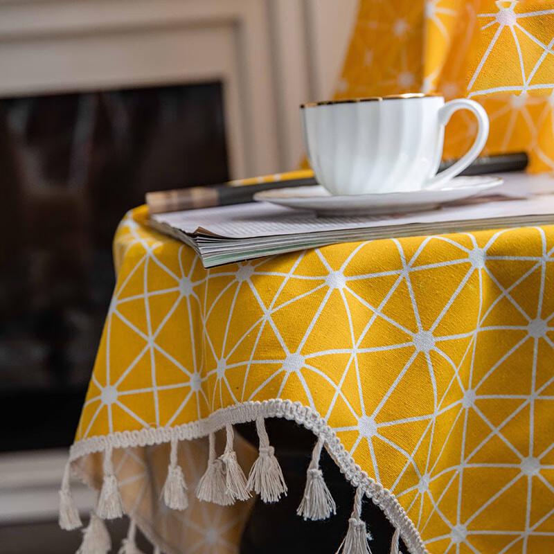 Желтая геометрическая штора Jingga с кисточками, полузатемняющая, на штангу