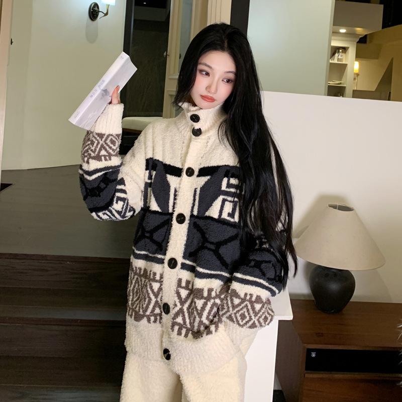 1011 winter new half-edge velvet pajamas women's thickened warm printing loose home comfort age suit can be worn outside