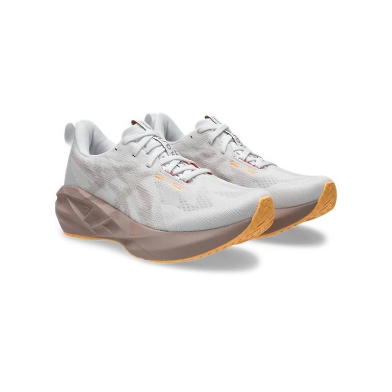 ASICS Novablast 5 sneakers breathable lightweight White/Fawn