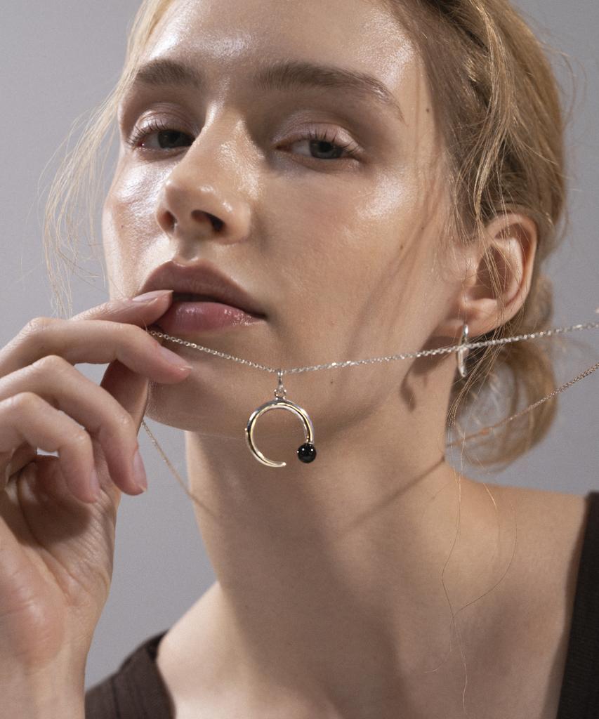 Jnui Serene Onyx Long Necklace Silver