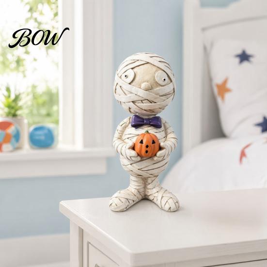 Desk Ornament Mummy Holding Pumpkin Halloween Decoration, Spooky Resin Figurine Decoration Desktop for Indoor Shelf, Tiered Tray Decor Zombie Model