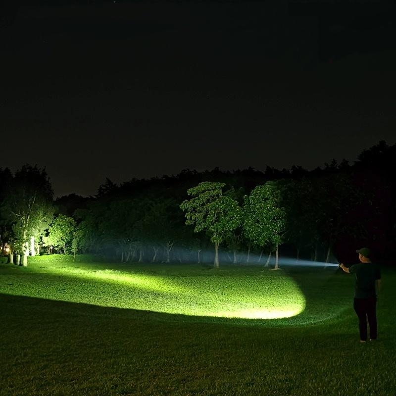 ASTROLUX FT03Pro 3050LM Flashlight High-efficiency Direct Drive Type C Dual Direction Charge Discharge Fluctuation Voltage