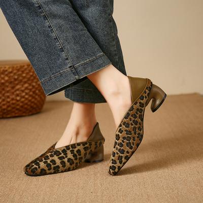 Модные женские мягкие замшевые туфли-перчатки, весенние туфли для женщин с квадратным носком и леопардовым принтом, на высоком каблуке, удобные, телесного цвета мокко