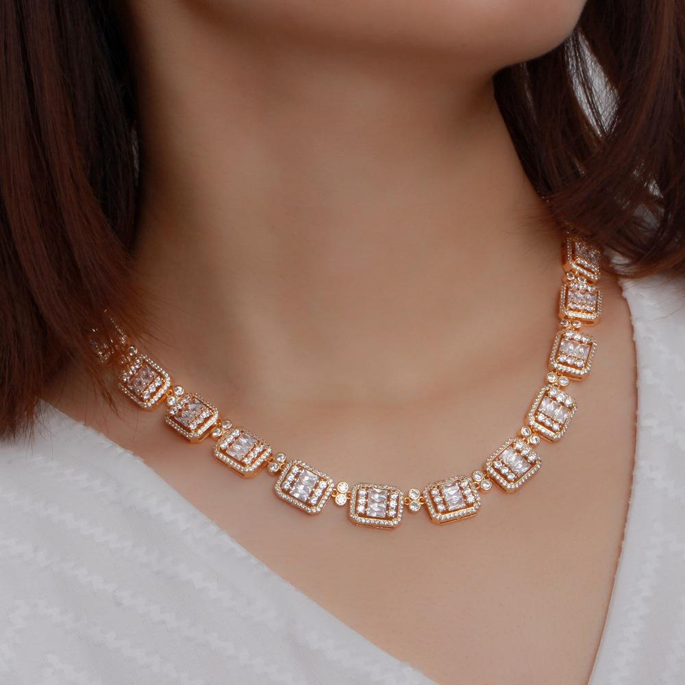 Ожерелье Ювелирные изделия Свадебный ювелирный набор Серьги-иглы с цирконом Ожерелье Обеденный набор Цепочка