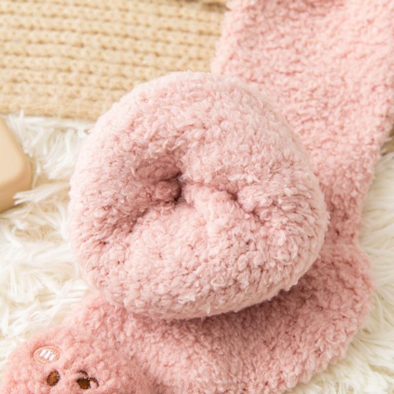 New non-shedding coral fleece three-dimensional cartoon medium tube warm and fleece home towel women's socks