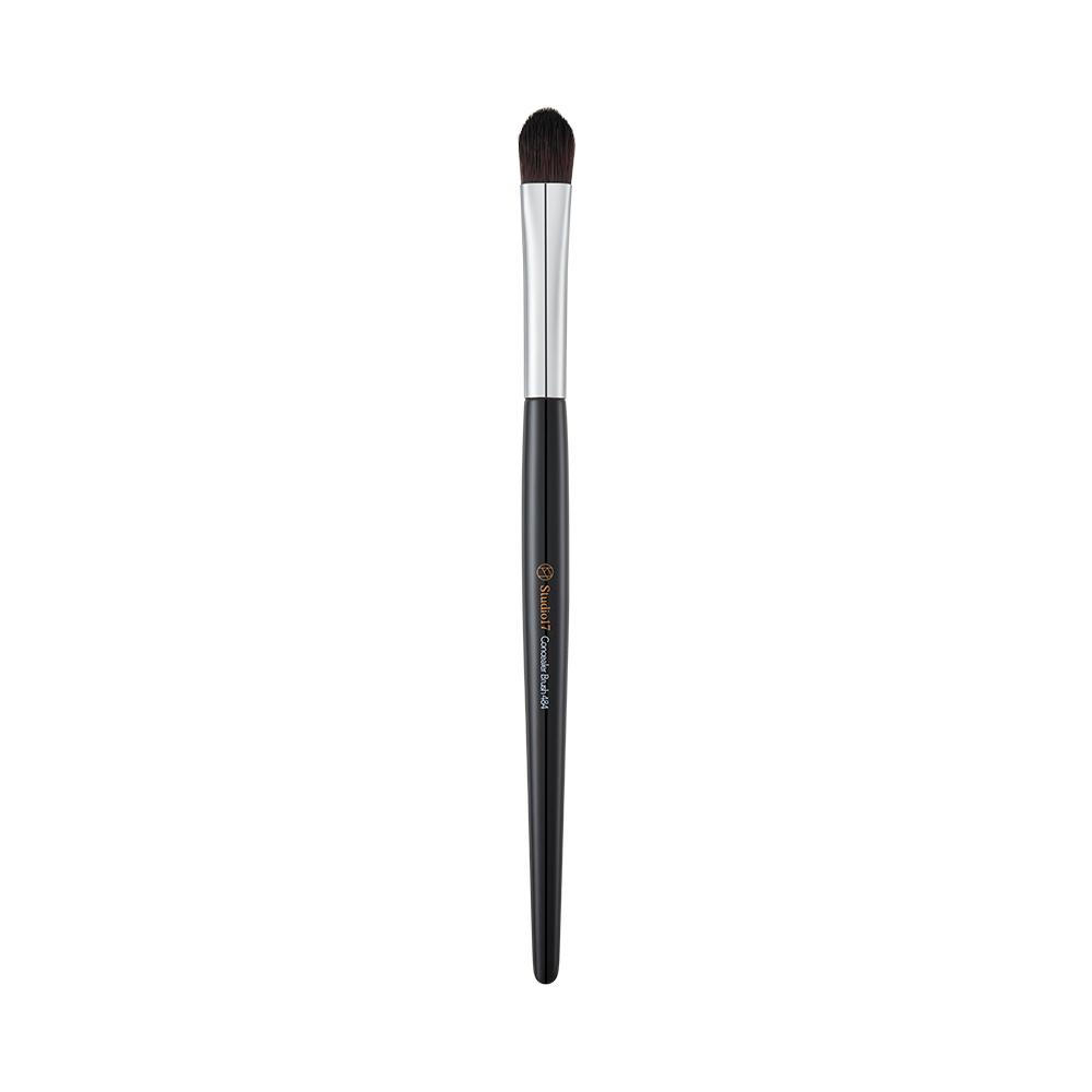 Choose 1 of 3 Studio 17 Concealer Brushes