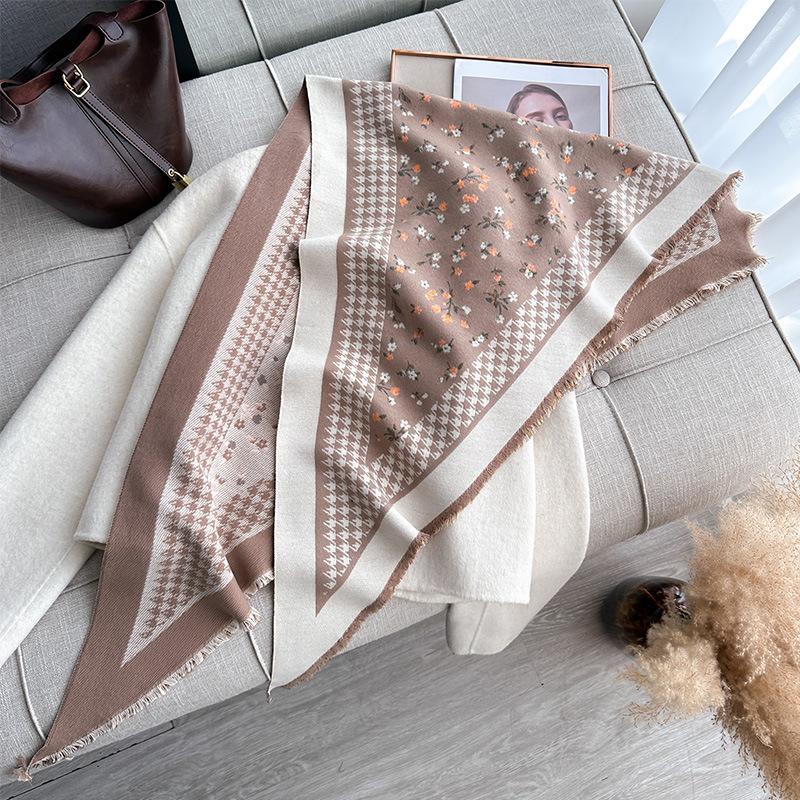 Autumn And Winter Triangle Scarf, Floral Houndstooth, Small Fresh Print, Double-Sided Scarf, Shawl Outside The Woman