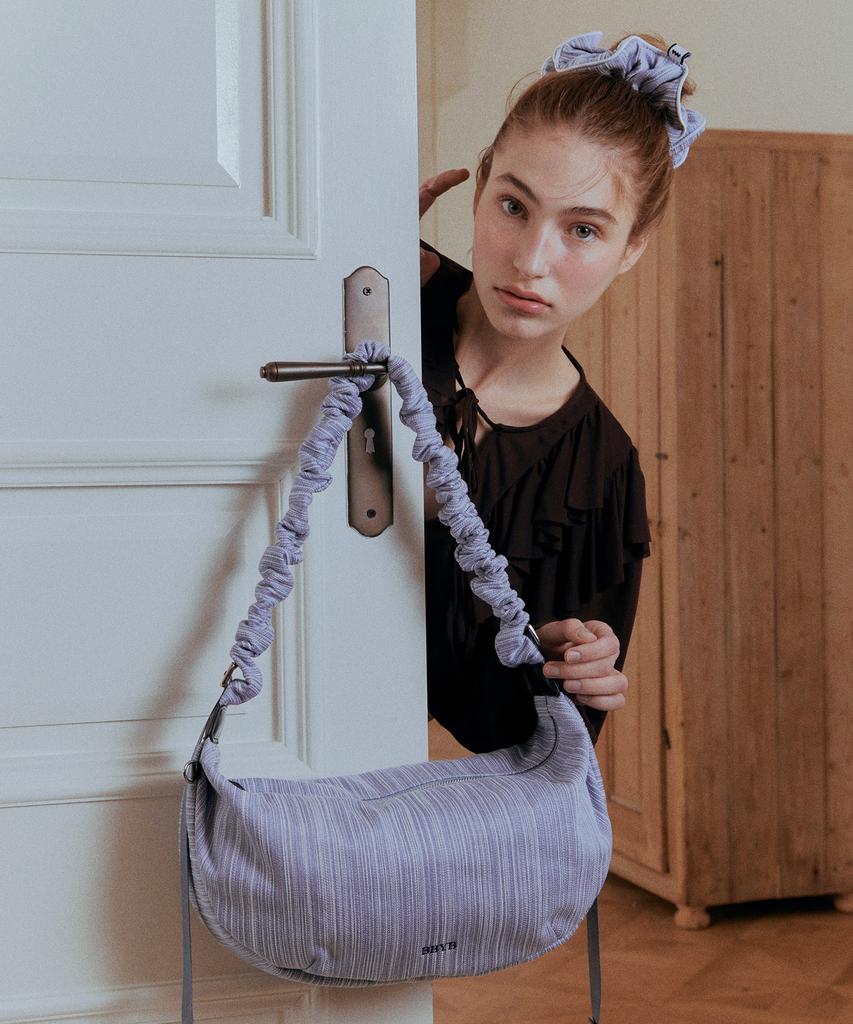 Bbyb Noi Большая сумка на плечо с рюшами (синий)