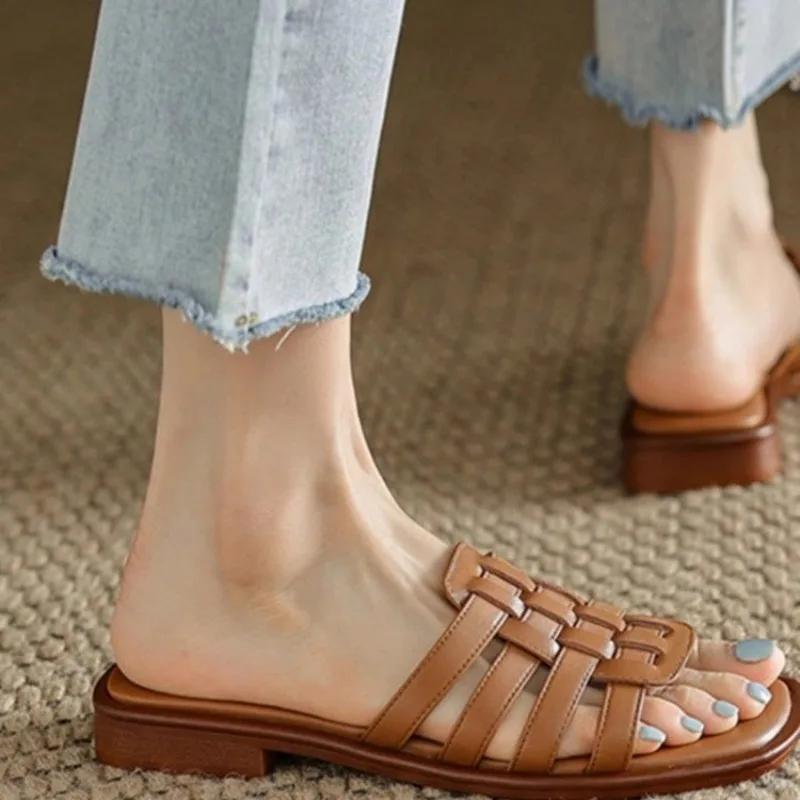 Fashion 2024 Hot Sale Ladies Shoes Shallow Women's Slippers Fashion Peep Toe Daily Slippers Women New Square Toe Flat Slippers Zapatos