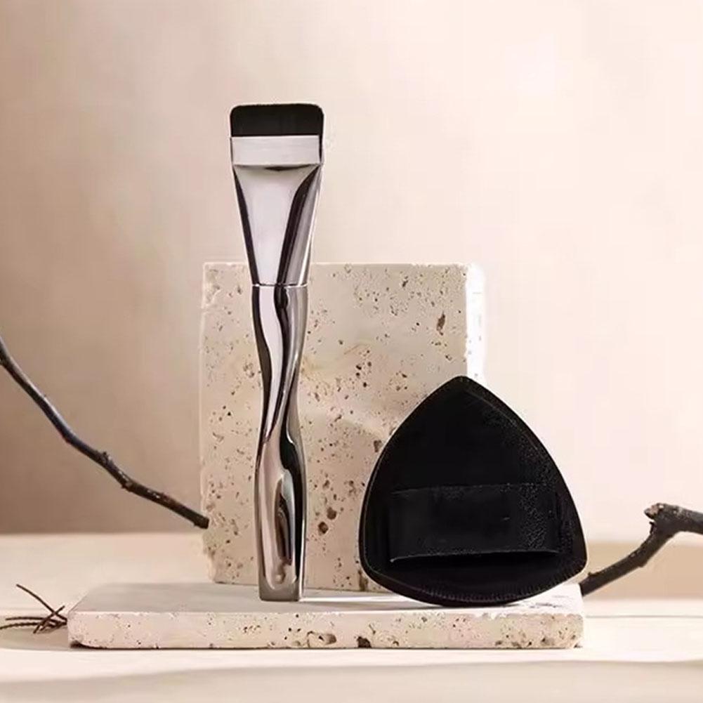 Новая плоская кисть для тональной основы и черная пуховка для макияжа, консилер, бесследный, ультратонкий A X1R2