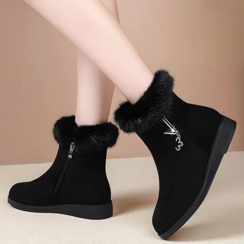 Модные черные туфли для женщин на танкетке, ботильоны с круглым носком, женские зимние сапоги, шикарные и элегантные женские сапоги из ягненка, весна-осень 2024 г.