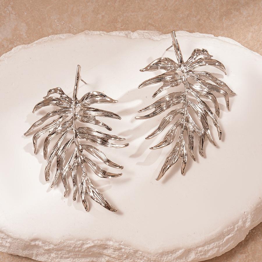 Europe and America Style Metal Large Leaf Drop Earrings for Women Vintage Texture Gold Silver Color Stud Earring Holiday Jewelry