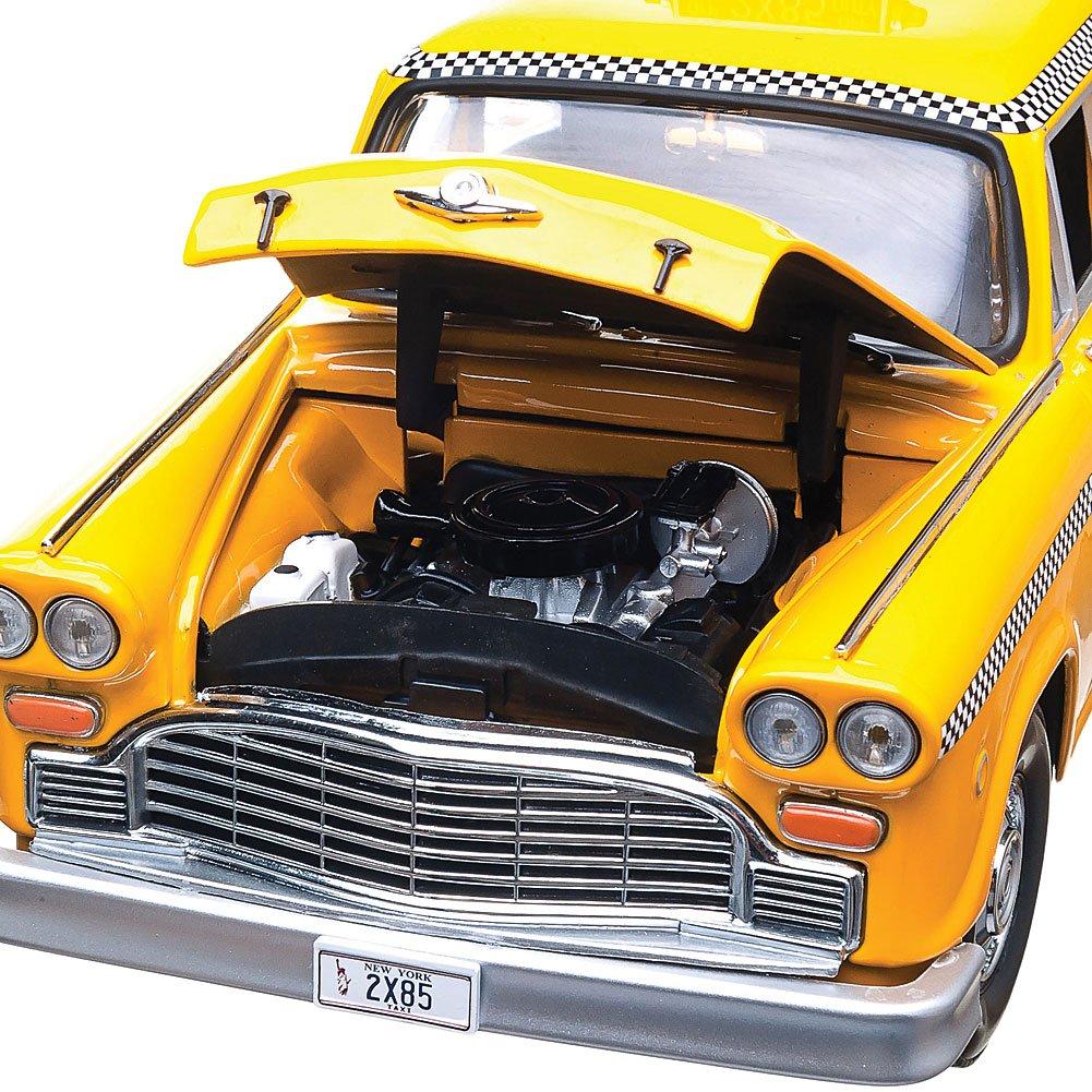 Greenlight 1977 Checker Taxi Cab Phoebe Buffay 1/43 "Friends (TV Series)"