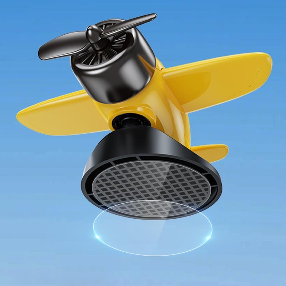 Захватывающая декорация для автомобиля-пилота-истребителя с датчиком света и движущимся пропеллером