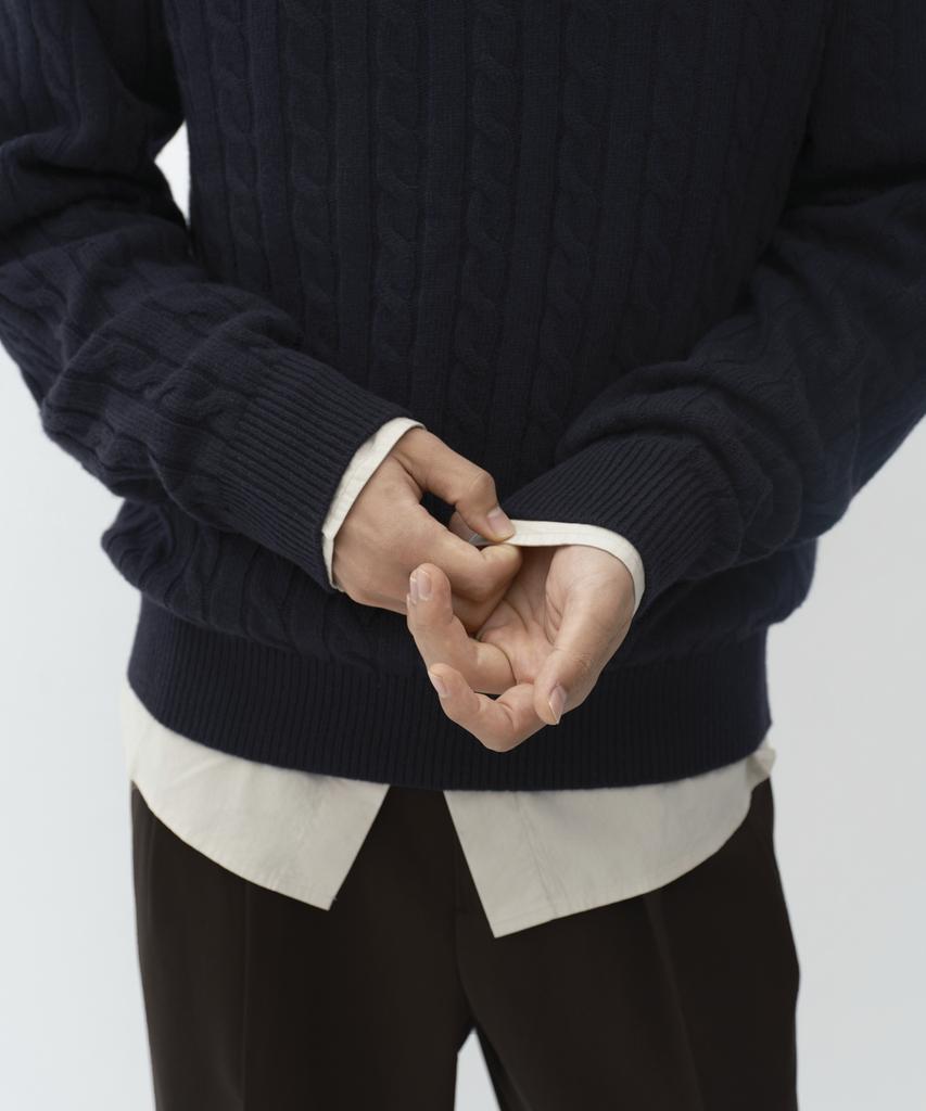 MUSINSA STANDARD [Victoria Wool] Cable Crew Neck Knit [Navy]