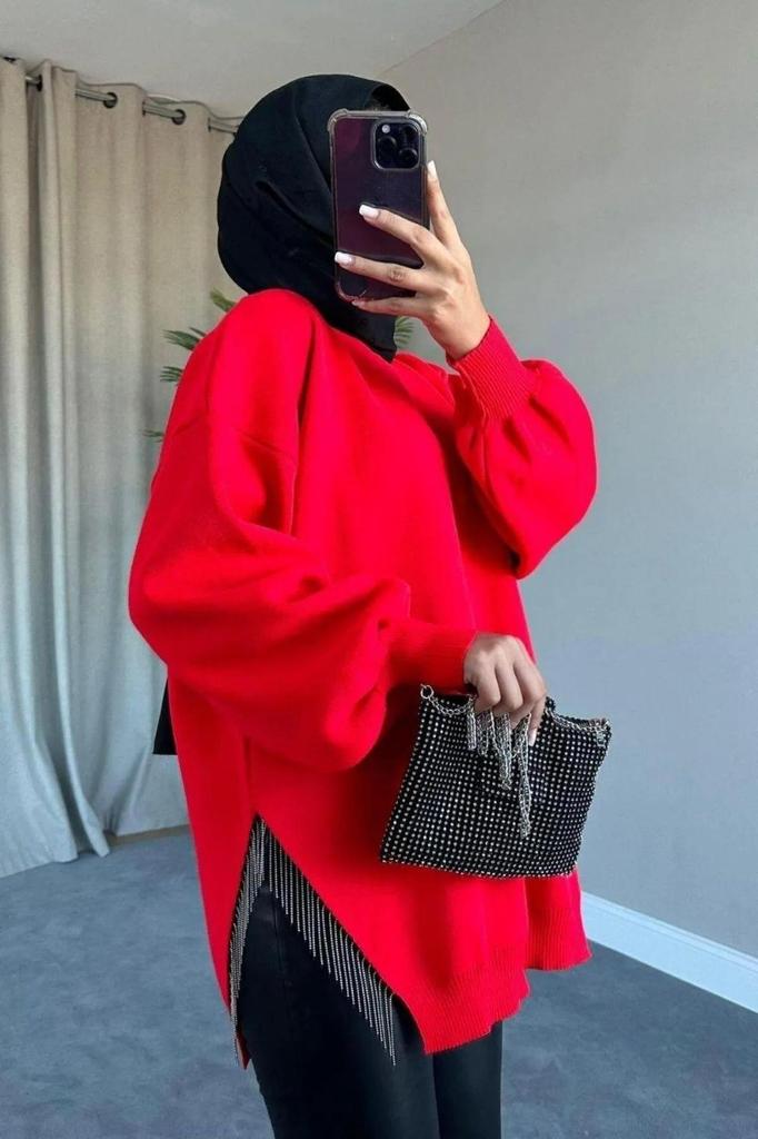 Женский длинный свитер в стиле хиджаб с круглым вырезом и воздушными рукавами и цепочкой с детальным разрезом