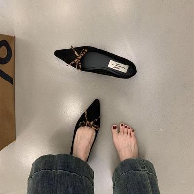 Ретро французская мода замшевый бант 2025 весна и осень новые европейские туфли с плоским дном черные заостренные одинарные туфли женские туфли