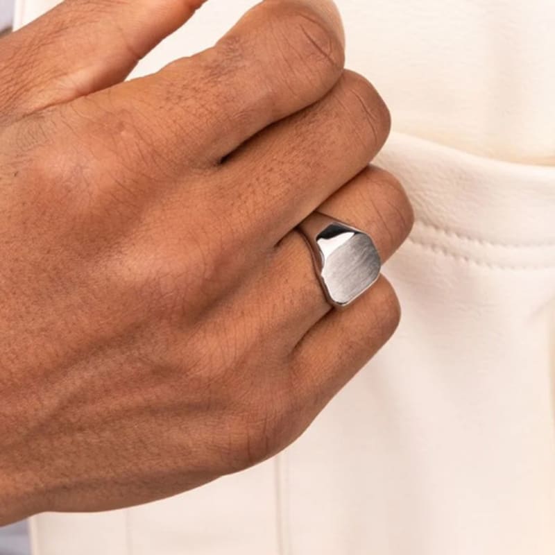 PIG & HEN Signet 16 Classic Ring - Silver