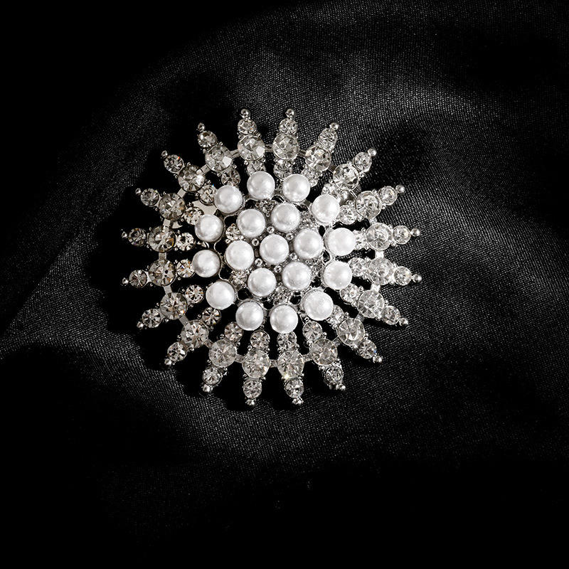 Модные броши для женщин Унисекс булавки Разноцветные в наличии Модная изысканная брошь Женские ювелирные аксессуары