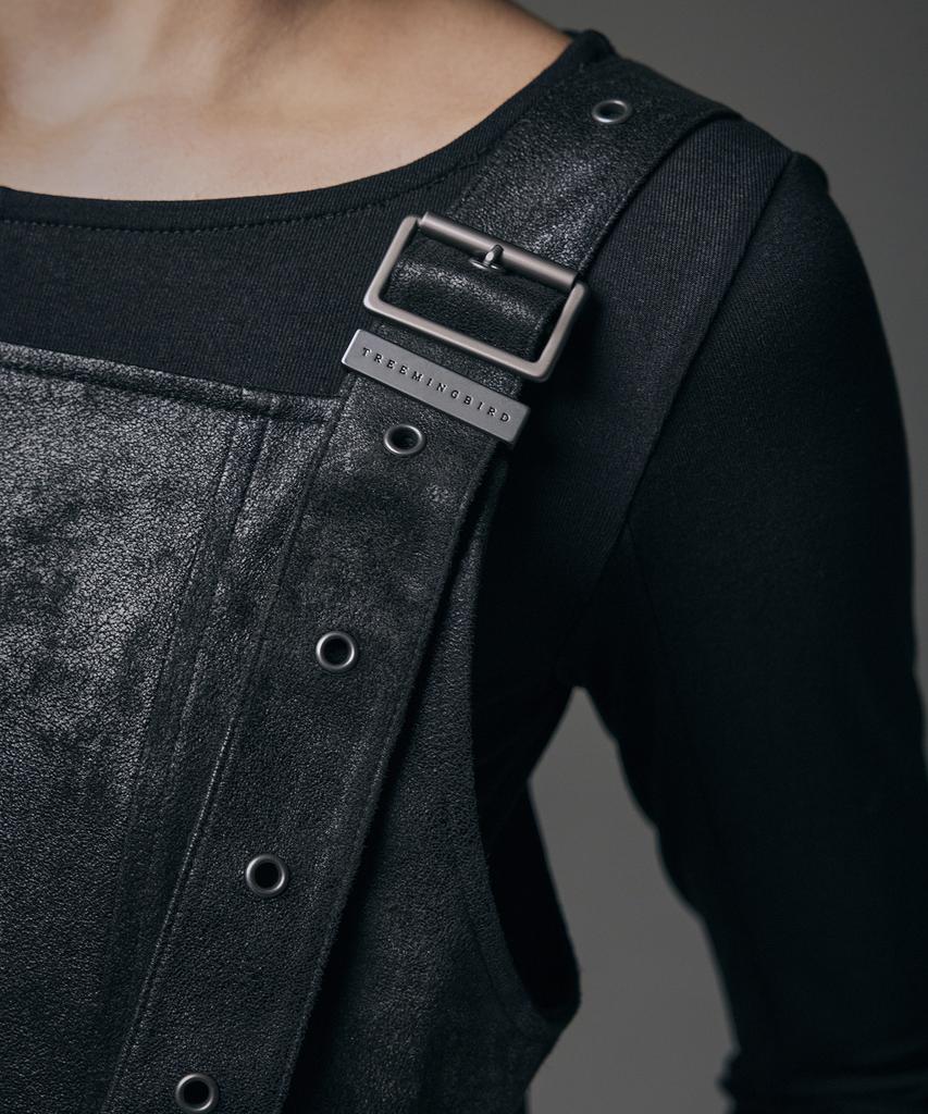 Teulimingbeodeu Crack Suede Suspenders One-Piece [ Black ]