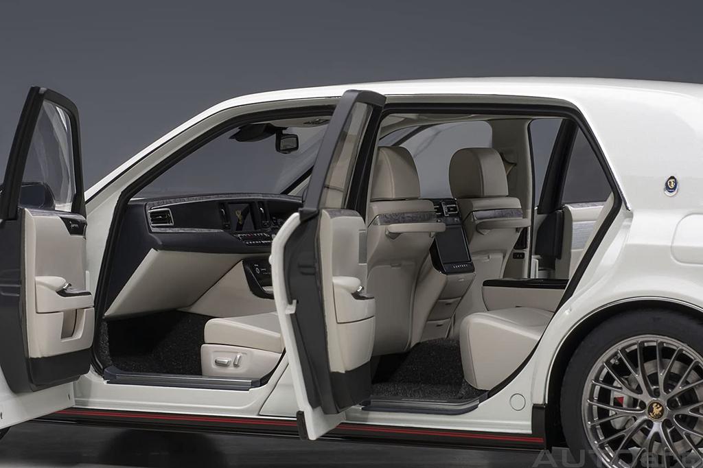 AUTOart Toyota Century GRMN Pearl White Готовый продукт 78764 1/18