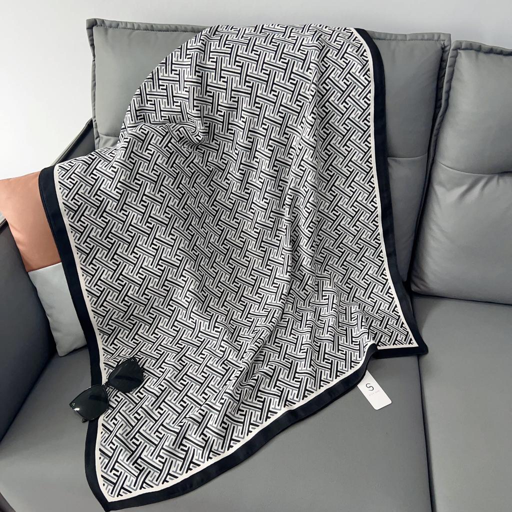 2024 Four Seasons Universal Thin Cotton And Hemp Sunscreen Silk Scarf Shawl Dual Purpose External Air Conditioning Room Neck Protection