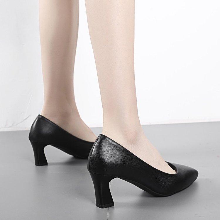 Coarse heel leather surface single shoes women's pointed head thin heel high heels spring 2025 new black dress medium heel work shoes