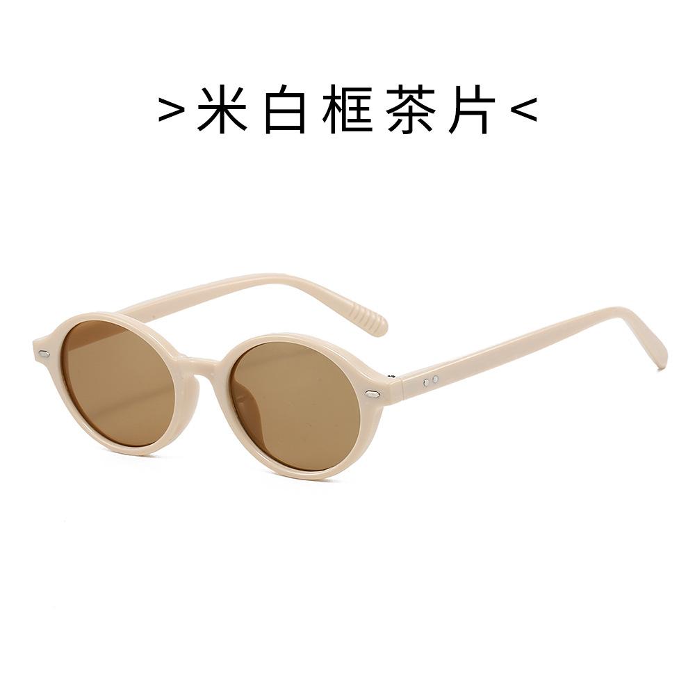 Classic round-frame sunglasses, retro-style with small rivets, for men and women