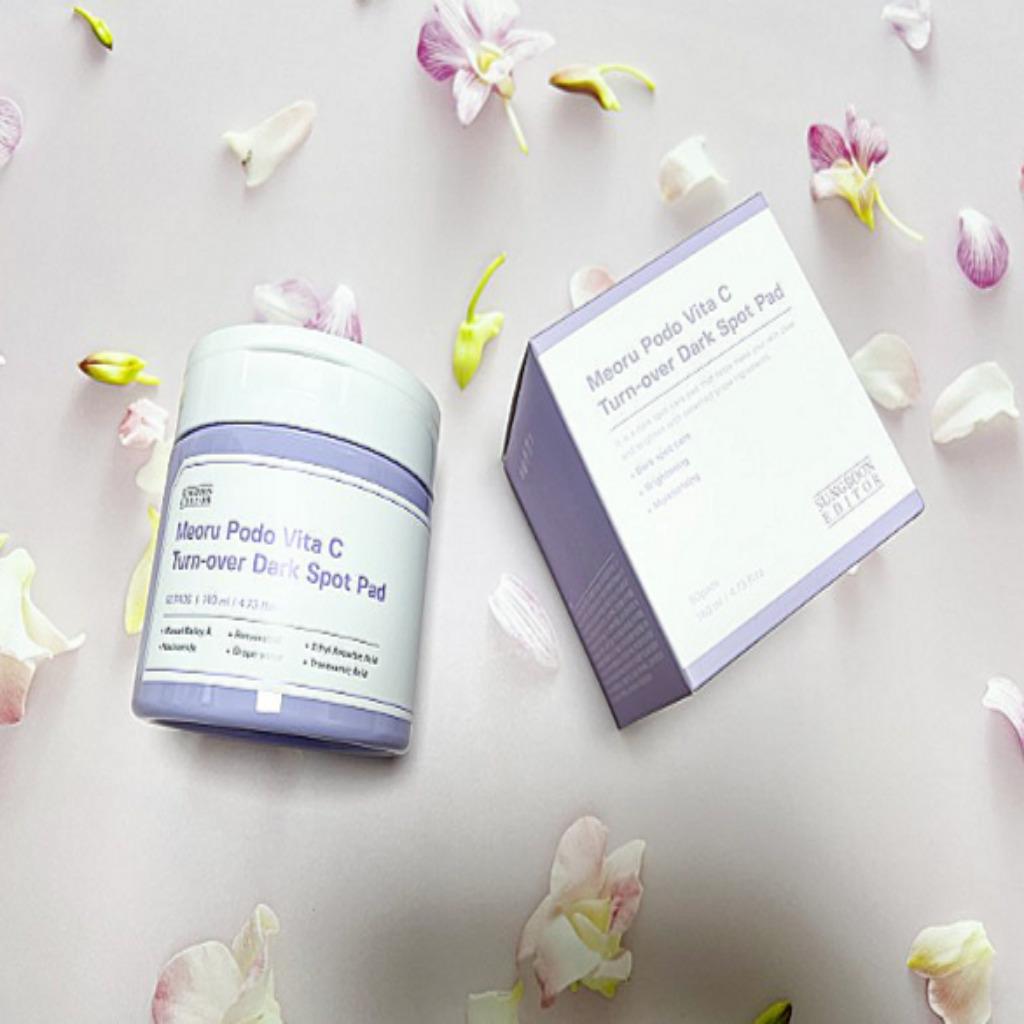 SUNGBOON EDITOR MEORU PODO VITA C TURN-OVER DARK SPO PAD 140 мл, 60 подушечек