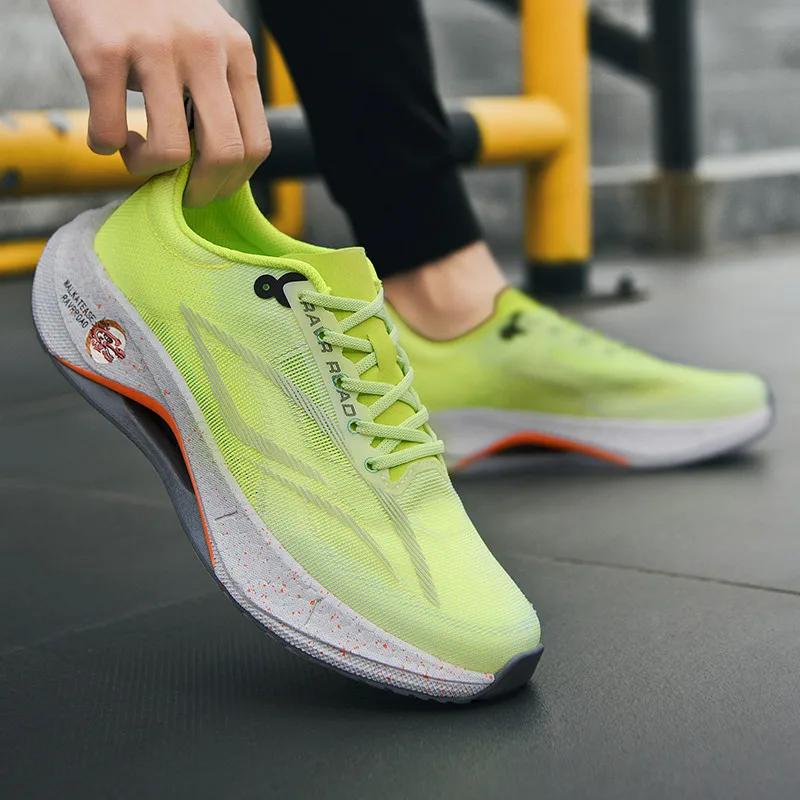 Fashion Men's Carbon Plate Sneakers Summer Lightweight Breathable Outdoor Running Shoes Anti-Slip Shock Absorbing Men's Training Shoes