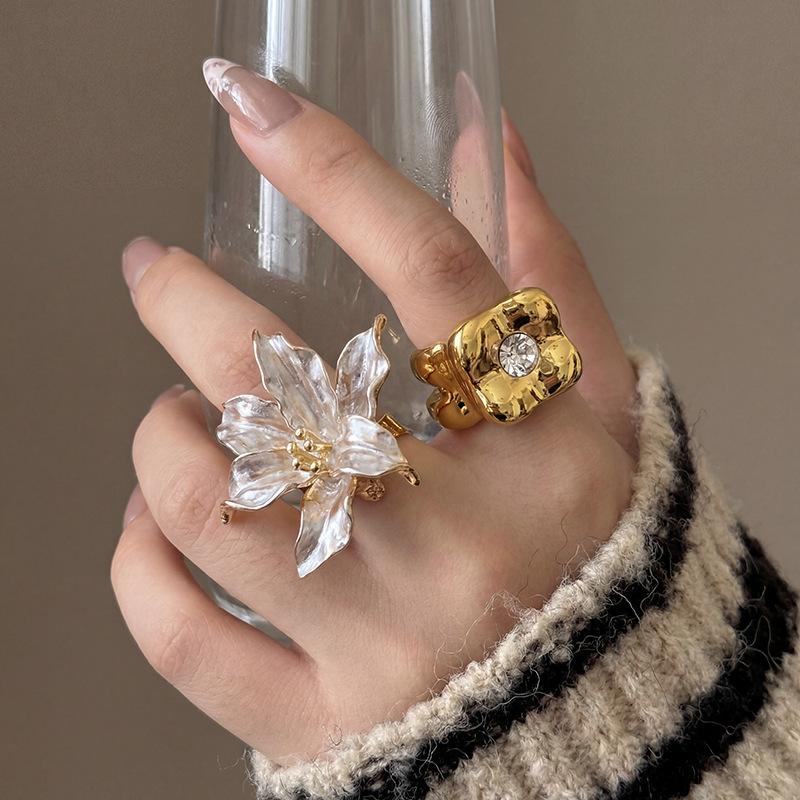 2026New retro color-block tulip and iris flower drop oil ring, a unique and high-end fashion accessory