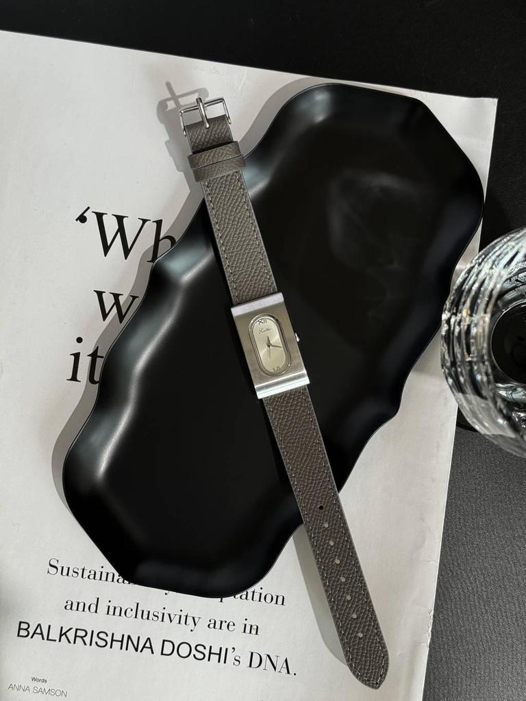 Женские ретро минималистичные кожаные часы-браслет Shigaodi – Модные, Повседневные и Водонепроницаемые.