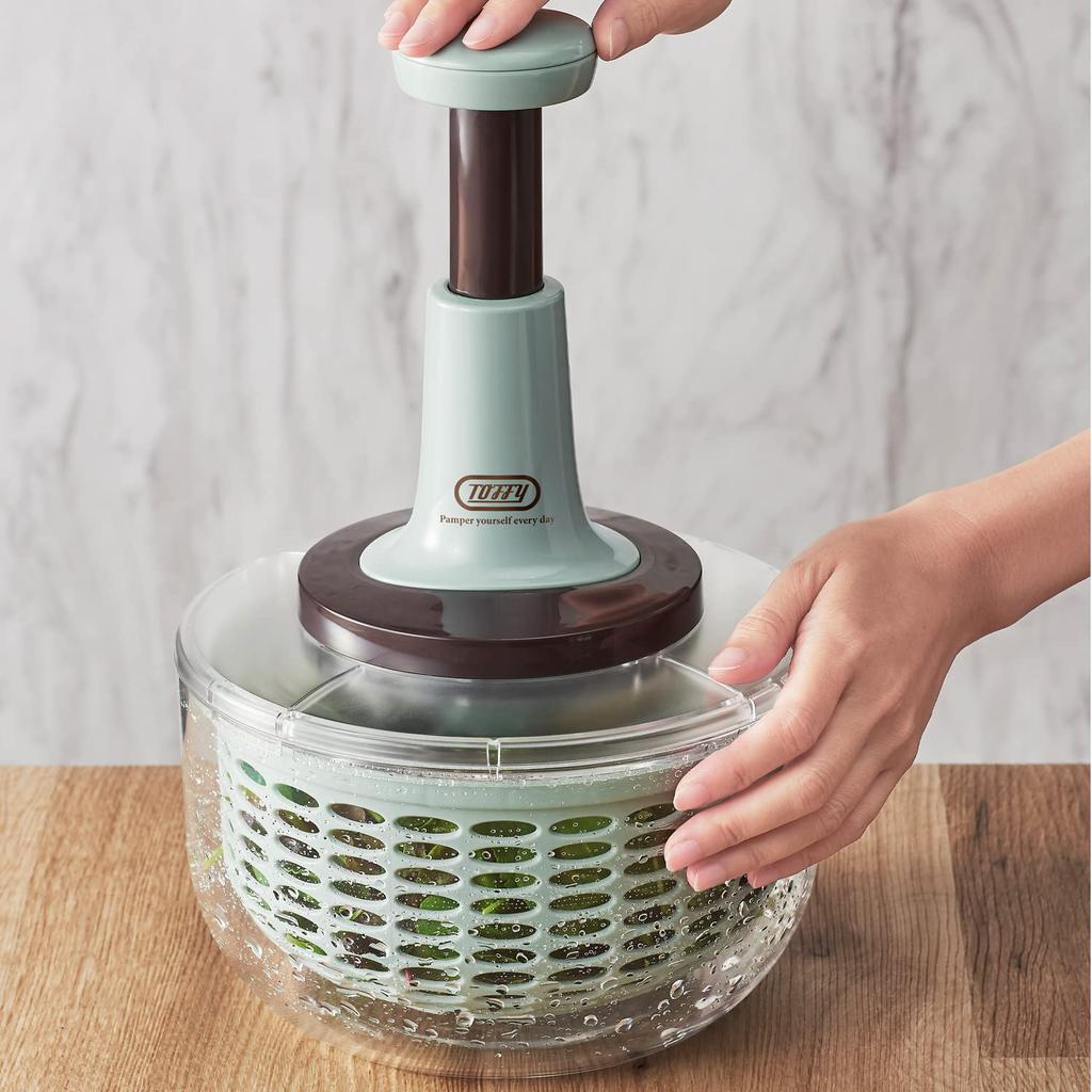Набор для нарезки салата Push Salad Spinner, высокая скорость вращения, тщательное удаление тонкого жира, включает в себя безопасный держатель, компактное хранение [Toffy] и K-HC10 2-в-1, ломтики/тонкие