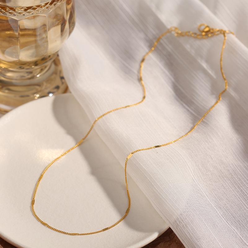 18K Gold-Plated Minimalist Women's Clavicle Necklace - Titanium Steel Chain with Niche Design